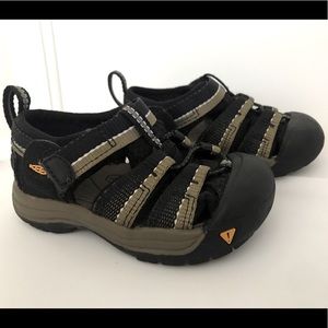 NWOT - KEEN - NEWPORT SANDAL - TODDLER SZ 6